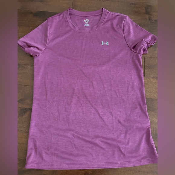 Under Armour NWOT medium light weight top - Picture 1 of 4